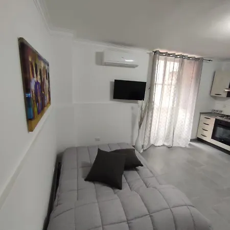 Maya's * קטאניה